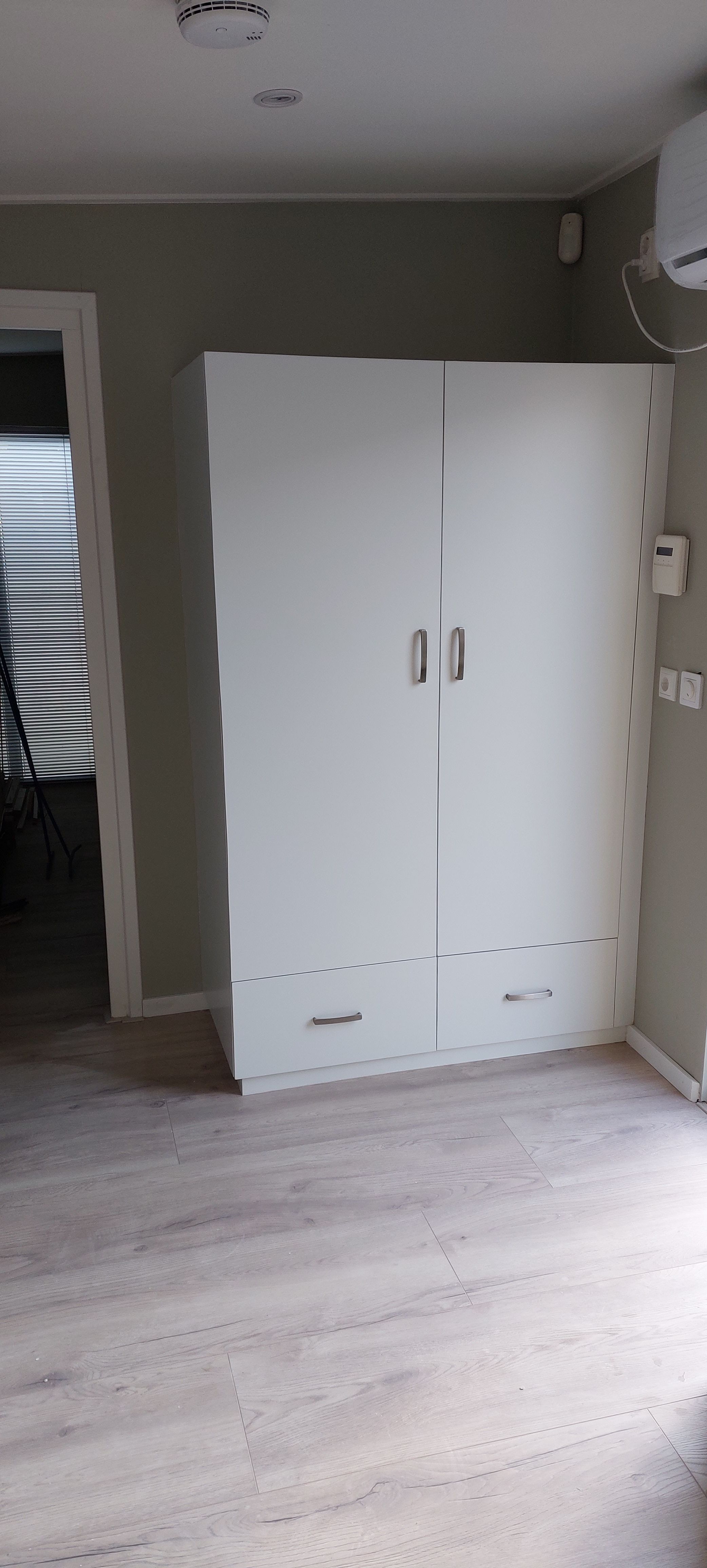 Vrijstaande garderobekast